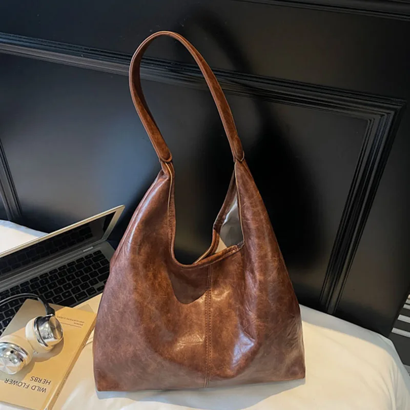 

PU Leather Large Capacity Tote Bag for Women Winter New Korean Style Solid Color Commuter Shoulder Bag Fashion Soft Handbags