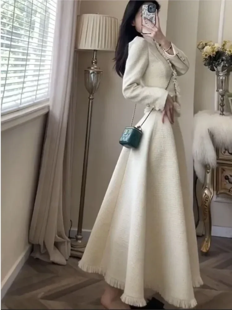 High Fashion White Two Piece Set 2023 Autumn Elegant Button Up Tassels Tops Long Skirt Sets Designer Vintage Women Outfits Suits