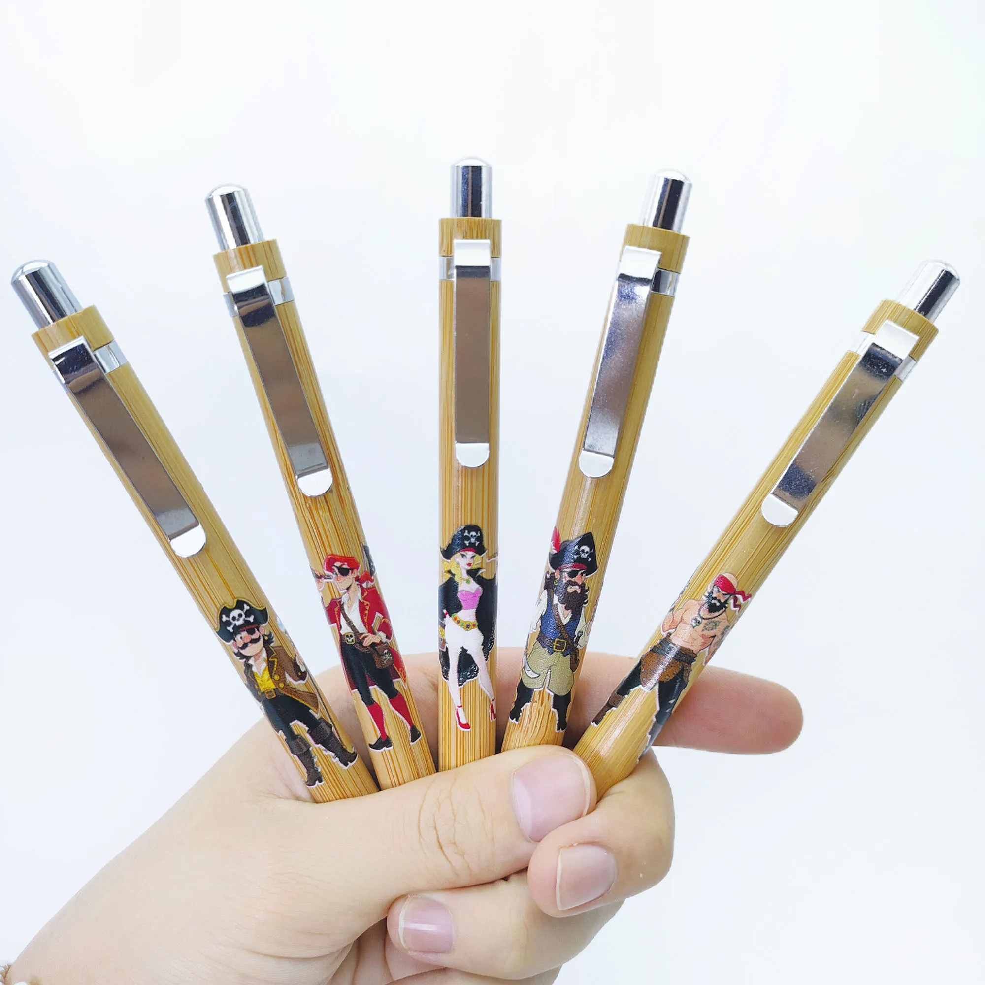 

7 шт./14 шт. шариковые ручки пиратской тематики с модным и модным дизайном подходят для использования в студенческих офисах.