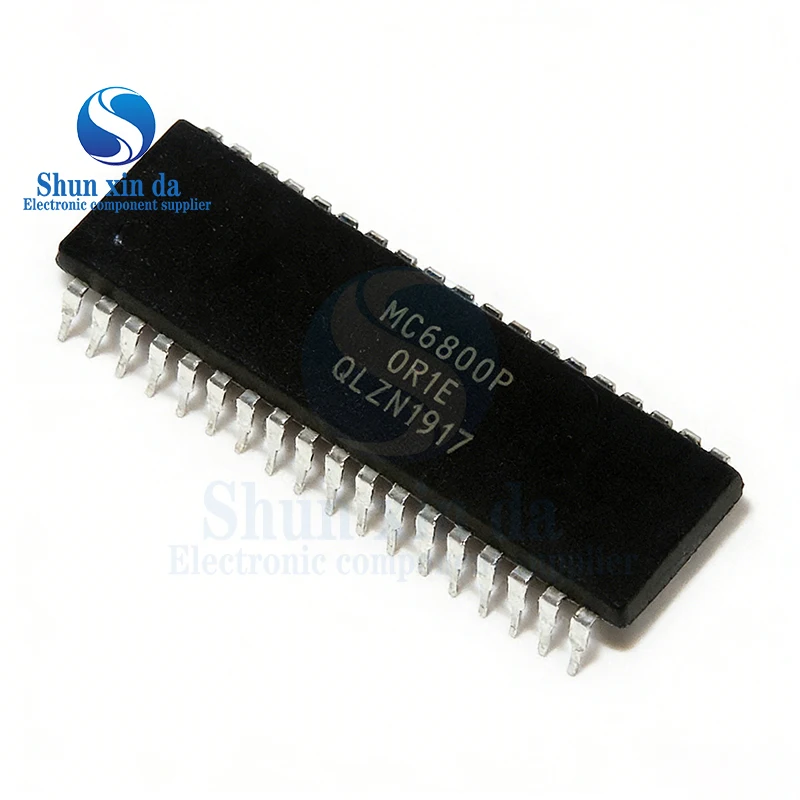 1PCS MC6800CP DIP40 MC6800P MC68B00P HD6800P DIP-40 In Stock IC Chipset