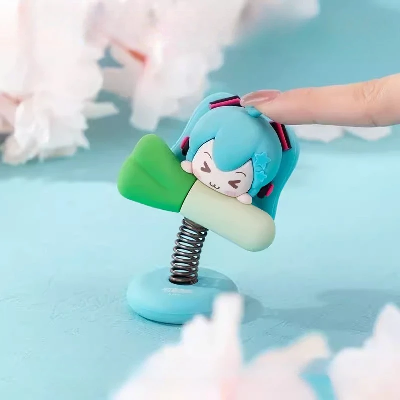 

Милая аниме-фигурка Хацунэ Мику Q-версии из мягкой резины, качающаяся, для автомобиля и рабочего стола, детские игрушки, подарки