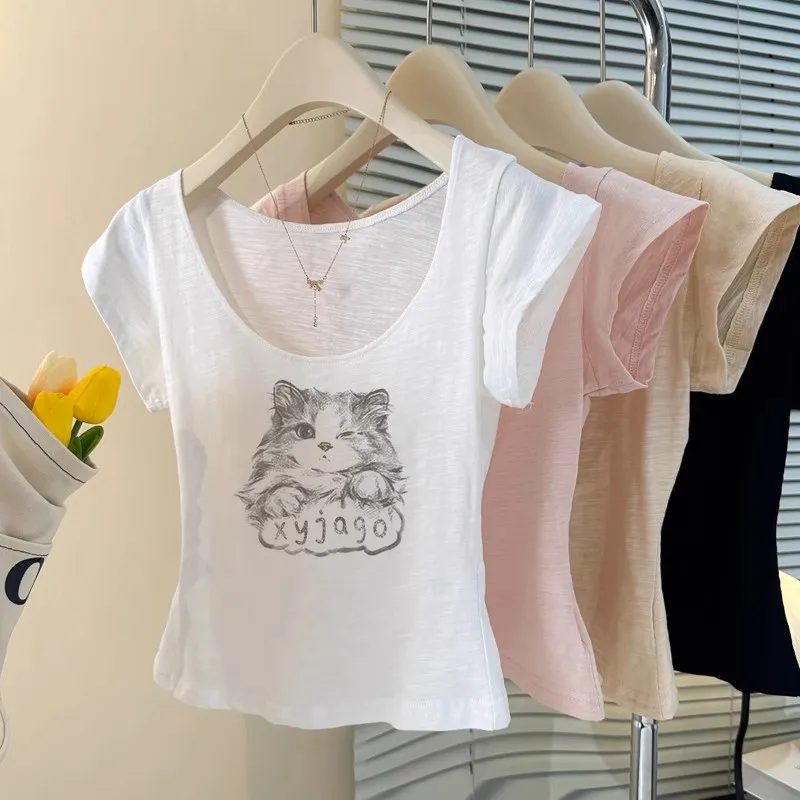 White [winking cat]