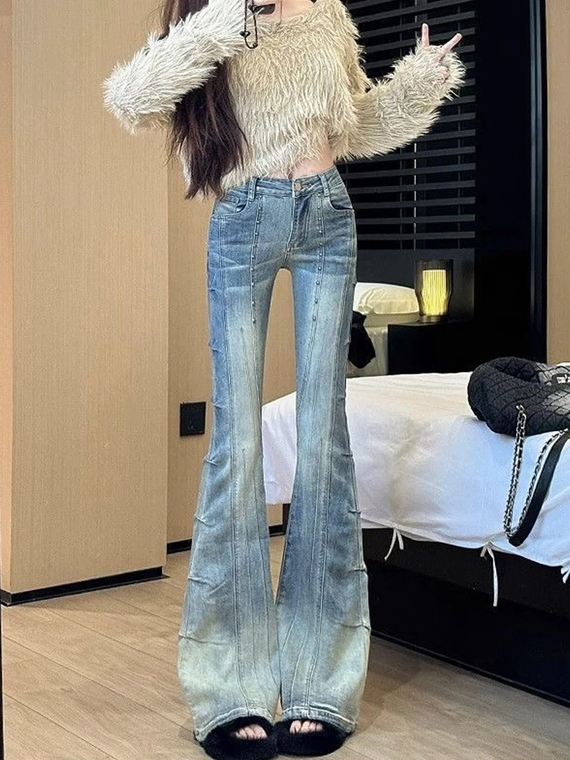 Retro Rivet Heavy Duty Flared Denim Jeans Women's High Waist Slimming Design Sense Not Tight Legged Pants Autumn New Style