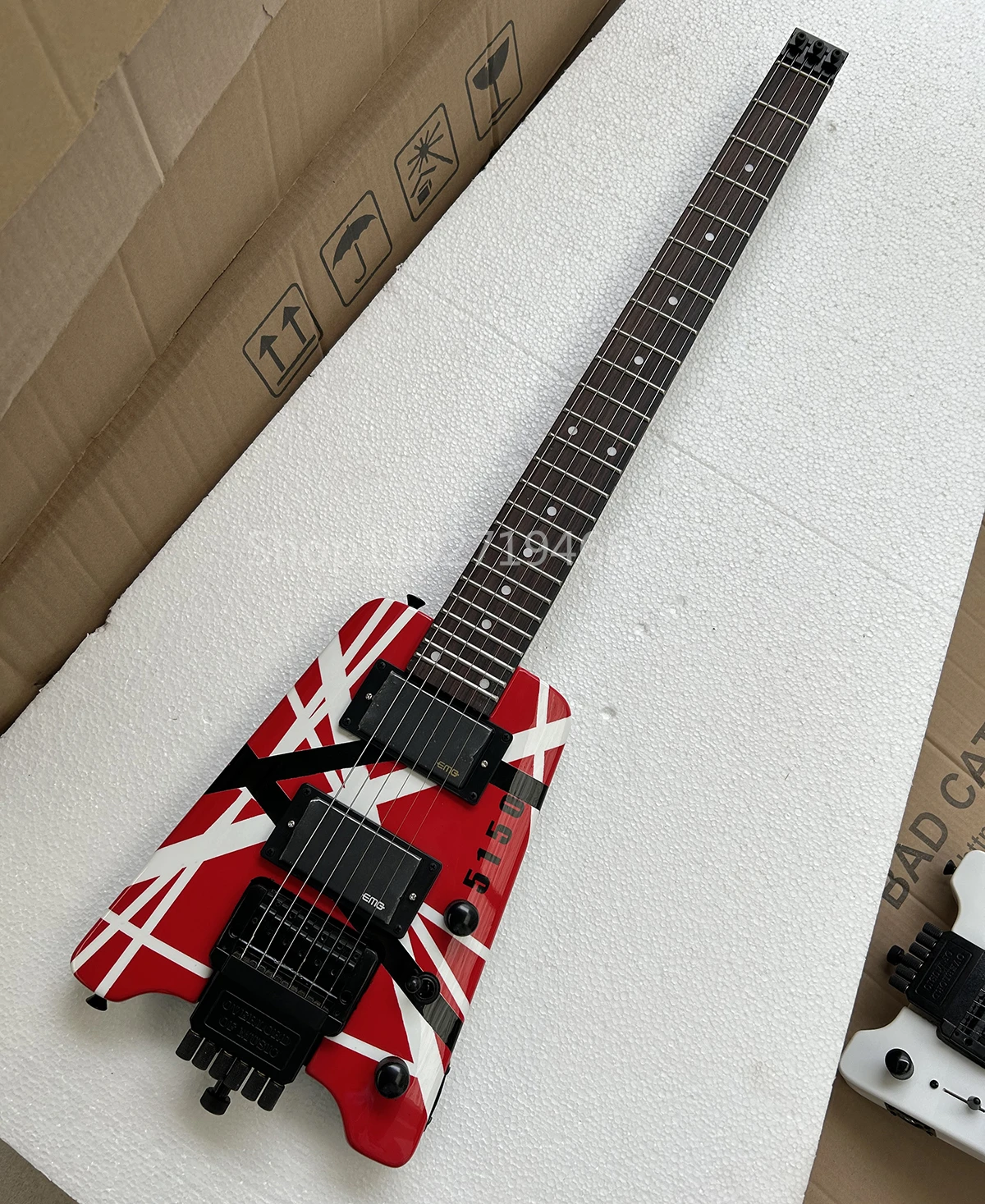 Factory Headless 6 Strings Electric Guitar Red White Strips Rosewood Fretboard Customizable