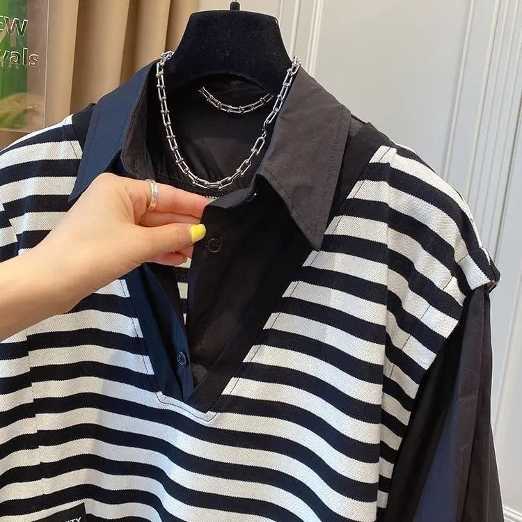 Top de dos piezas falso a rayas estilo de Hong Kong para mujer primavera y otoño nuevo estilo con cuello en V versión coreana Top de nicho suelto versátil