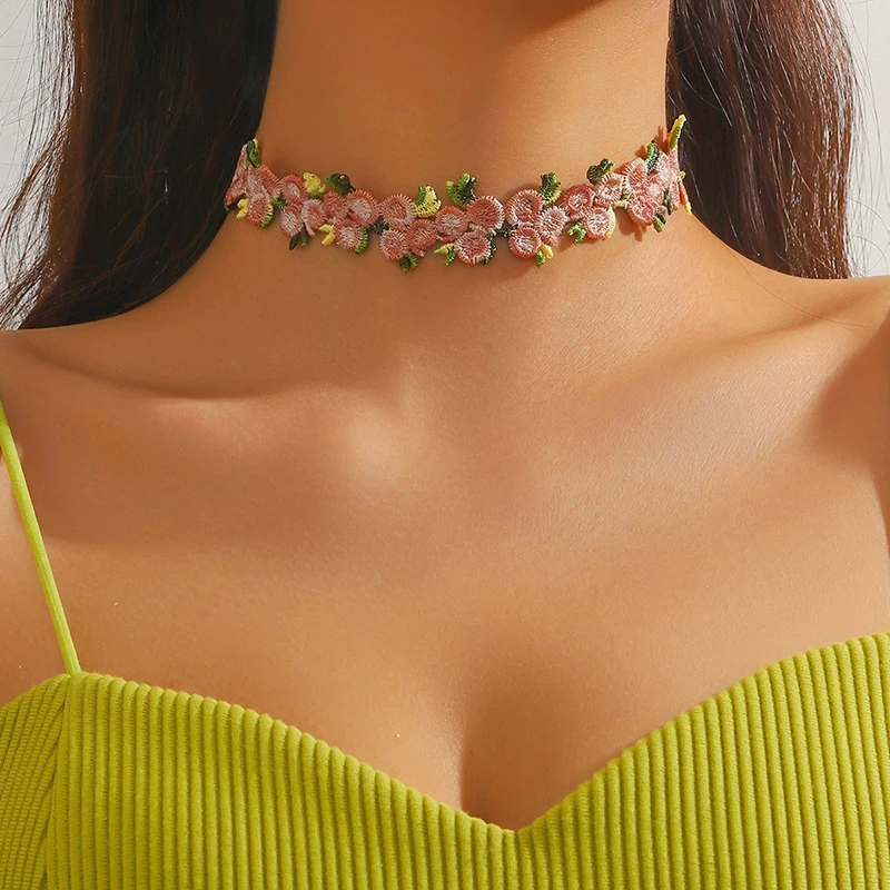 Y2K الدانتيل والتطريز الزهور قلادة للنساء الفتيات نوعية جيدة الحلو أنيقة المختنق طوق تصميم رومانسي التبعي