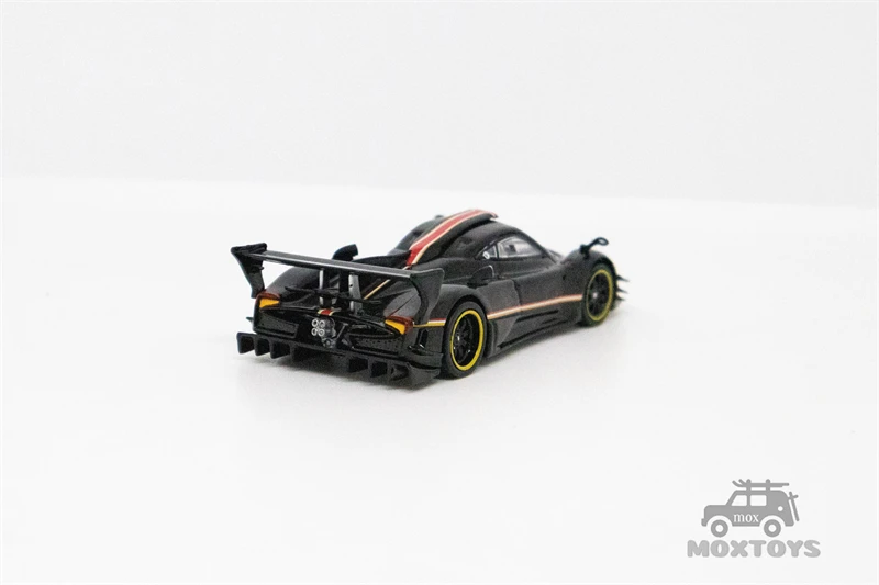 Tarmac Works 1:64 Pagani Zonda Revolución Nero Oro Black Diecast Model Car