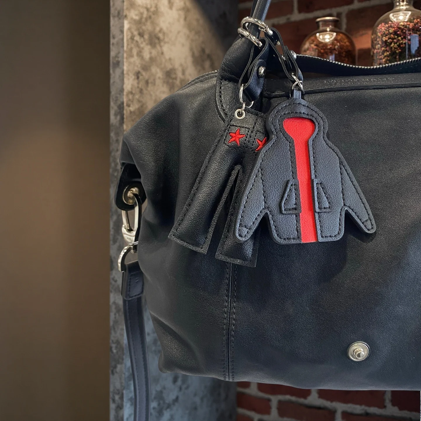 Mini PU Leather Outfit Keychain Set –Cute Mini Hoodie, Jeans& Gloves Bag Charm, Fall & Winter Accessory Gift, Y2K Style Keychain - view 4
