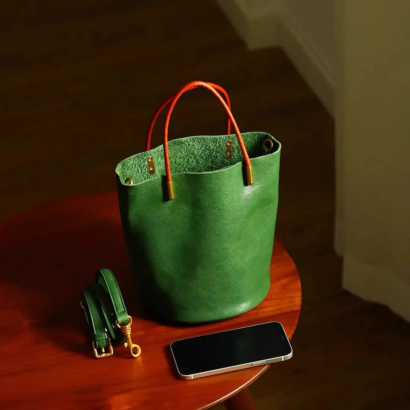 

Japanese-style Niche Design High-quality Soft Green Bucket Bag Women's Leather Handbag