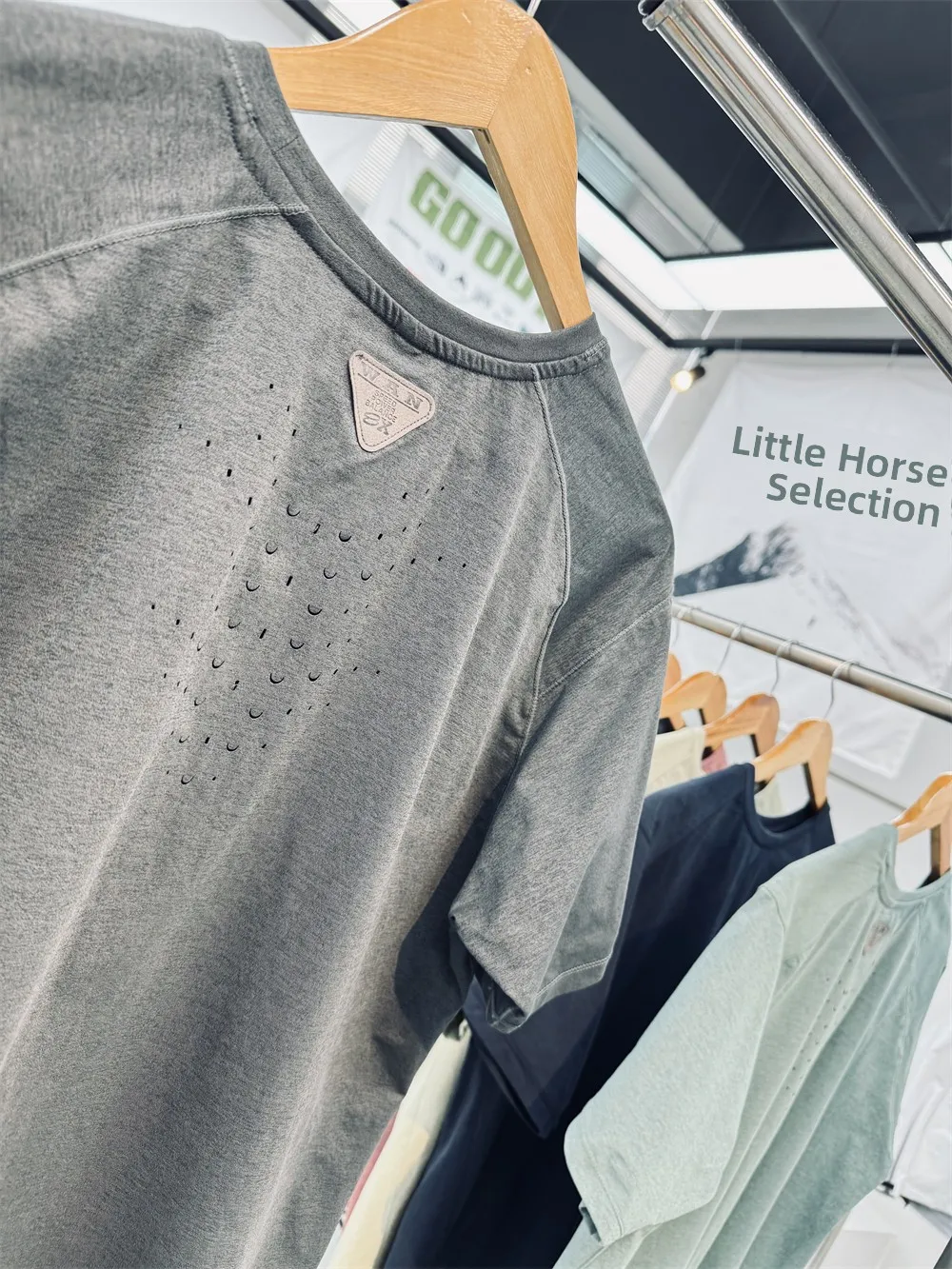 Dragon Scale Texture Laser Perforated Breathable Unisex Outdoor Function Loose Quick Dry Short Sleeve T-Shirt Polyester Fiber
