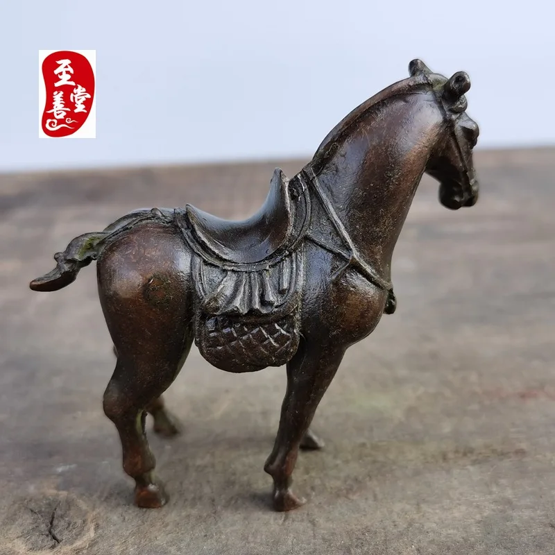 Antique Collectible: Standing War Horse Decorative Ornament for Living Room, Made of Alloy with Old Patina Finish7x2x7CM