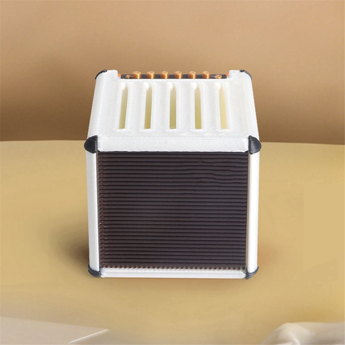 N18R Caja de almacenamiento de púas de guitarra impresa en 3D, adornos de altavoz de simulación, juguetes de almacenamiento de accesorios para ukelele.