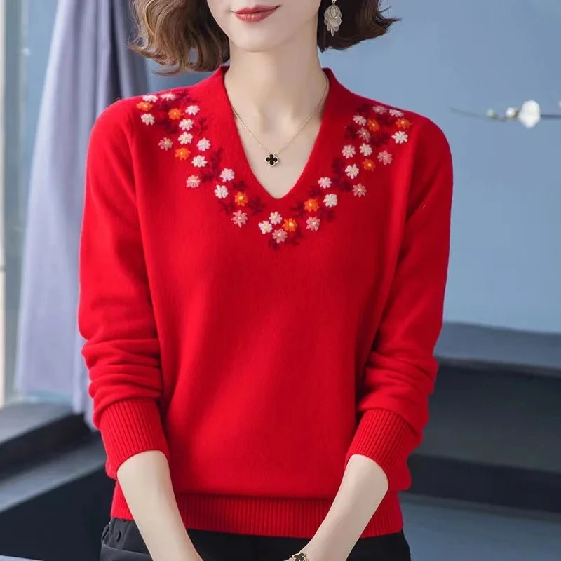 2024 New Autumn Winter New Women's V-neck Long Sleeved Embroidery Cashmere Knitted Sweater Pullover Female Bottoming Shirt Tops