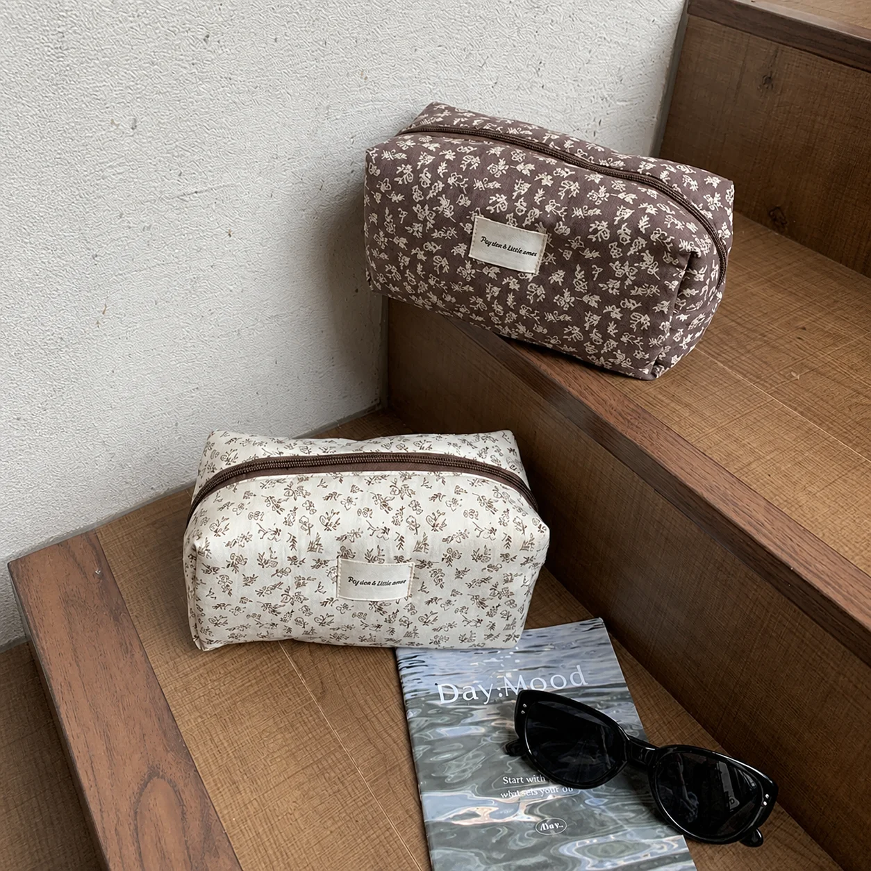 Portable Makeup Bag Retro Cotton Canvas Cosmetic Bag Foldable Wash Bag Ultra Lightweight For Personal Items Skincare Products