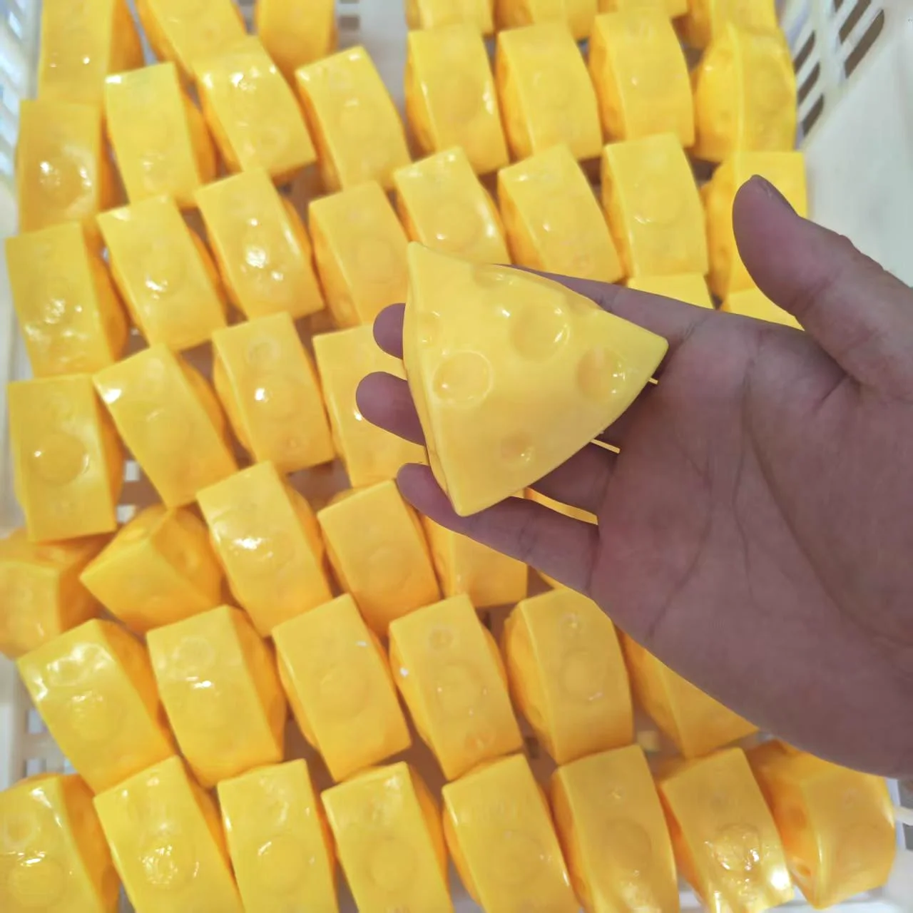 Mini-boules de fromage croustillantes faites à la main avec blocs de construction, jouet anti-stress croustillant, boules à presser DIY pour la décompression