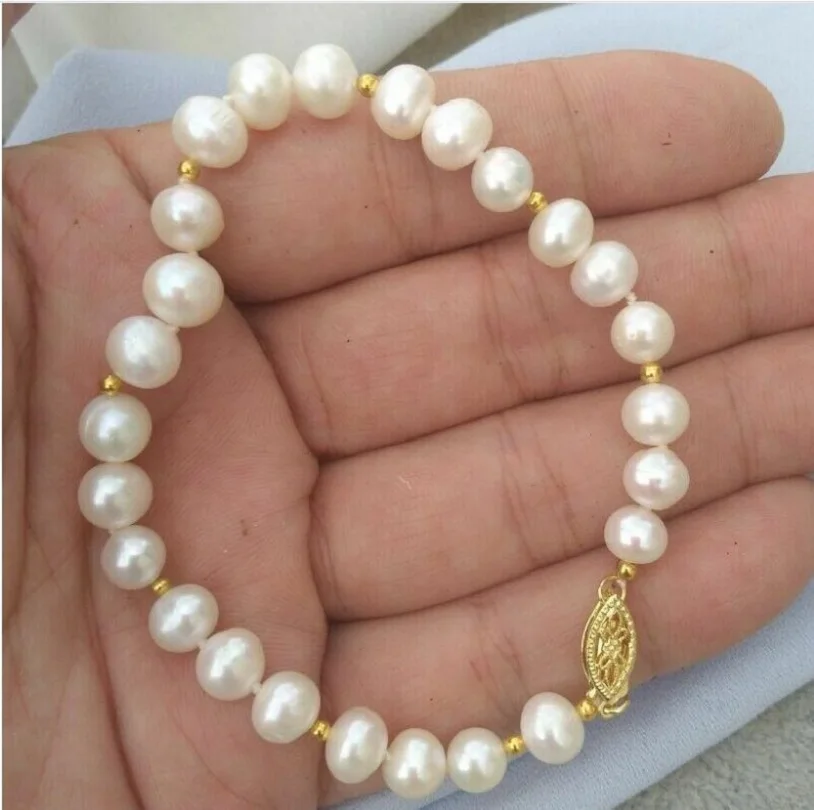 

Beautiful 7.5 inch -8 inch Akoya Authentic White Pearl Bracelet 14k Gold P Buckle