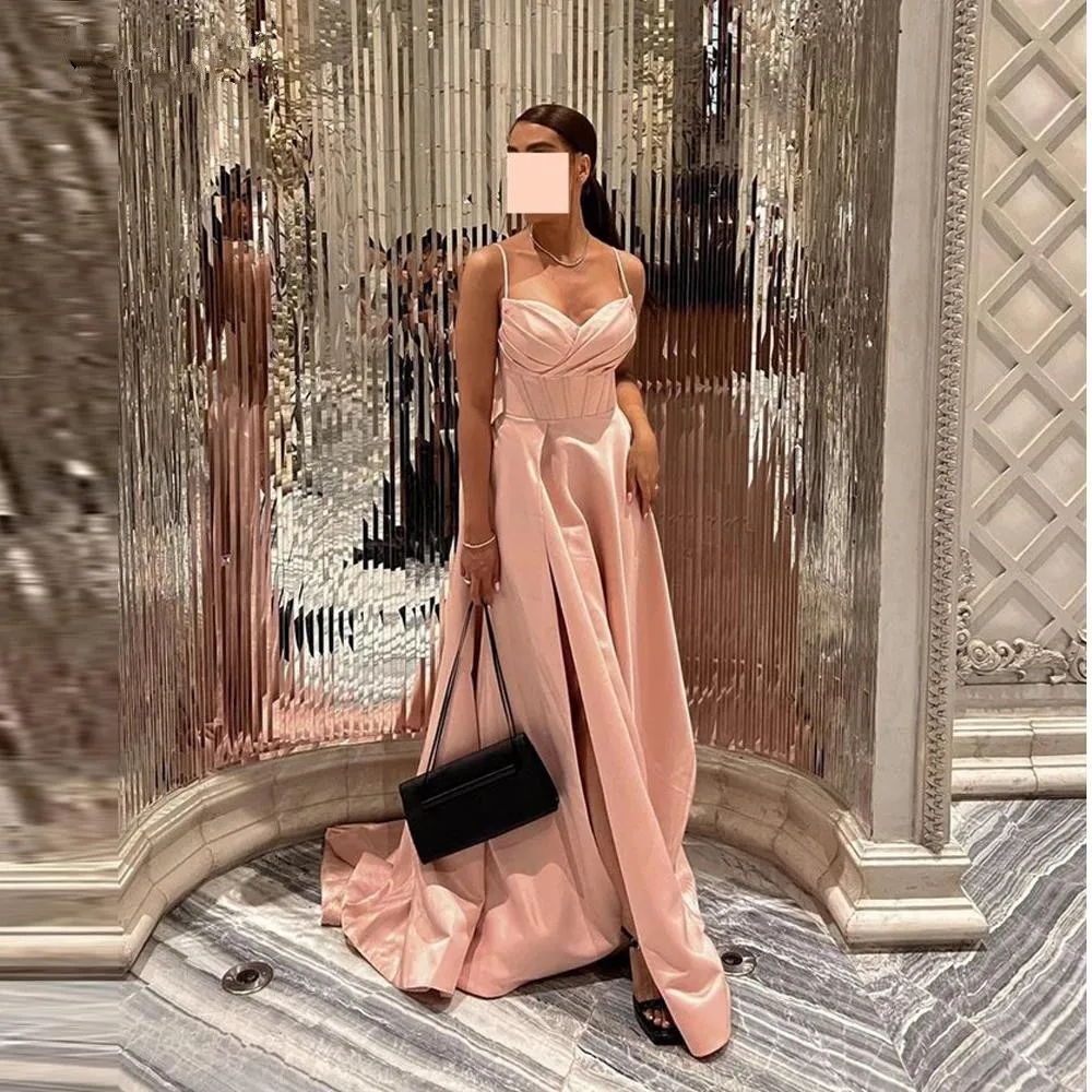 Robe de Soirée en Satin Rose avec Bretelles Paghetti Personnalisées, Fente Haute, Longue Tenue de Bal