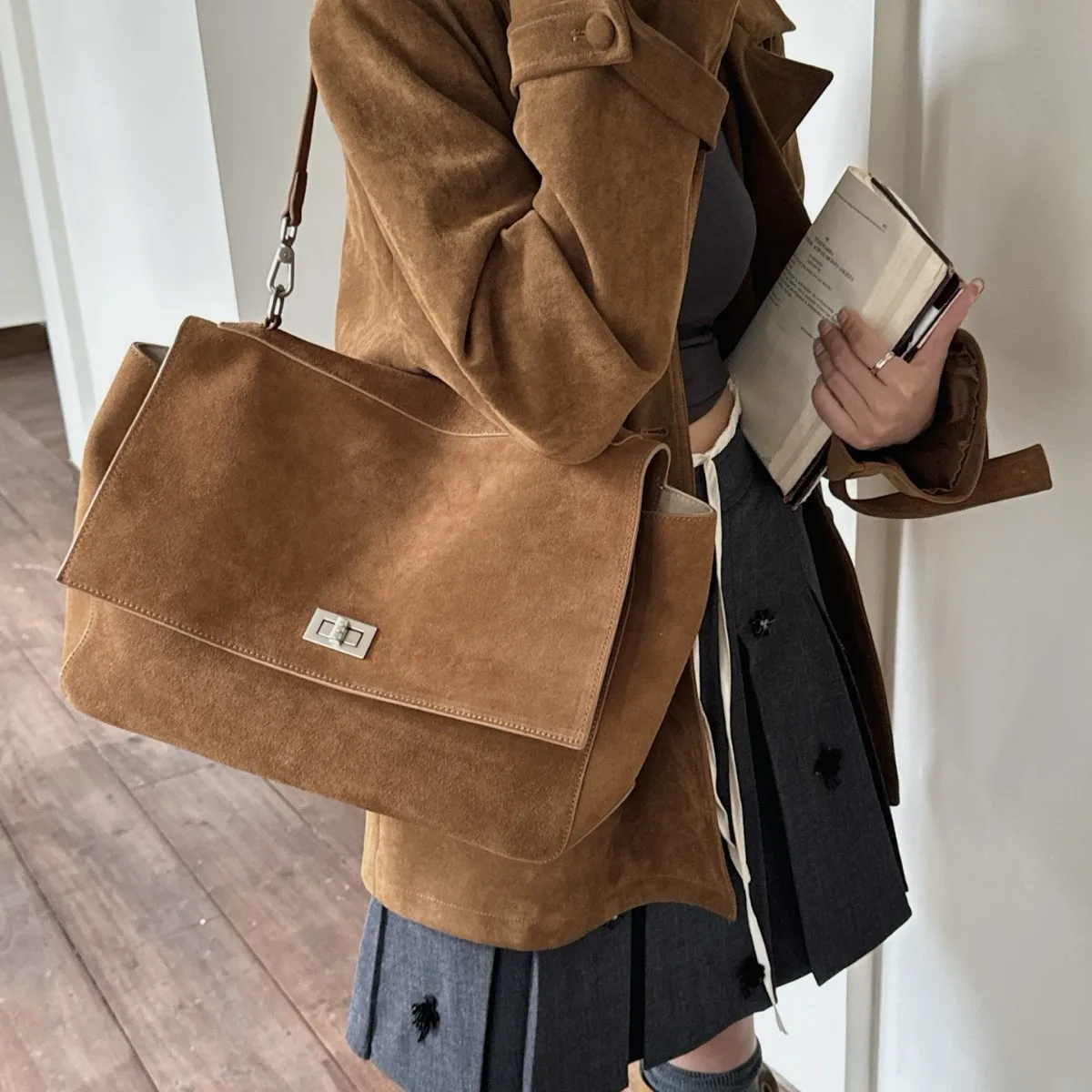 

2025 New Deerskin Commuter Underarm Bag One Shoulder Crossbody High Sense Large Capacity Tote Leather Kelly Bag Women