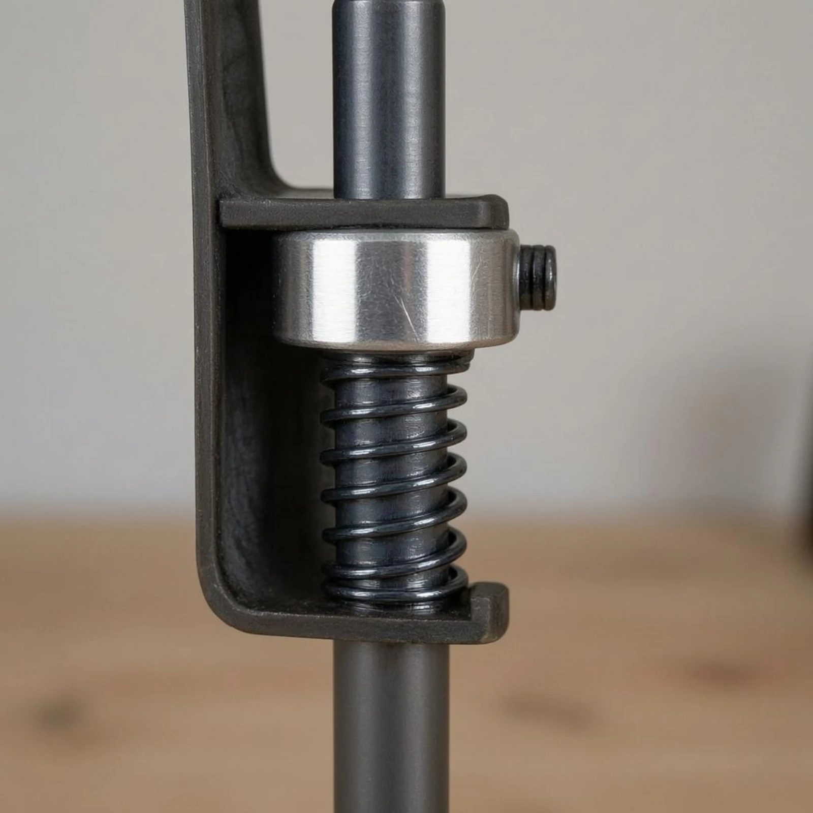 Positioning Screwdriver Bit Metal Coil-Assisted-Loaded Screwdriver Bit Screw Guide Tool Rapid-Switch Shock-Resistant Resistant