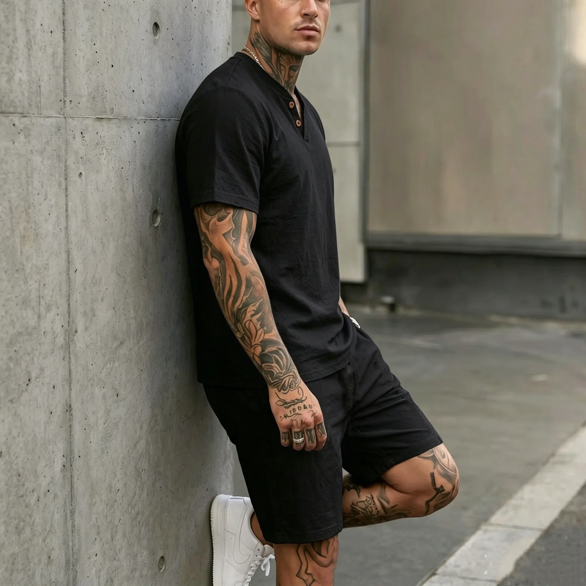2026 Sommer Europäisch-Amerikanisches Herren-Leinen-Henley-Polo-Zweiteiler-Set: Lockeres Kurzarm-T-Shirt mit passenden Shorts – Atmungsaktives Urlaubsoutfit – Detail 23