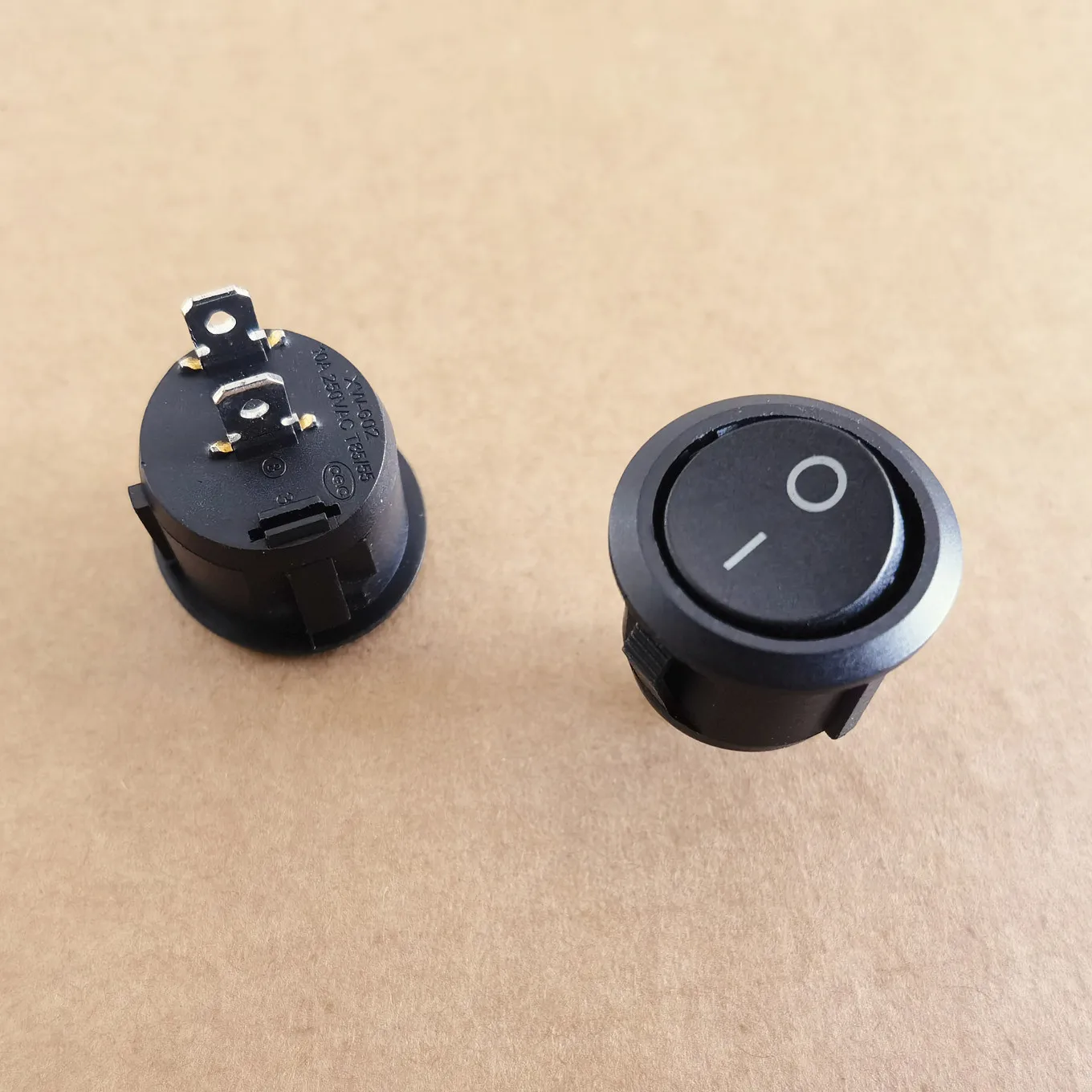 

Original new 100% XW-602 round rocker switch 2pin 2gear 10A250V hole 20MM black warping power switch replace of DRS01-11