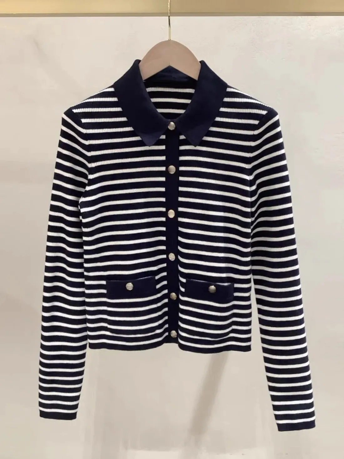 

Элитный европейский повседневный длинный вязаный кардиган в стиле casual, модный, с цветными полосками, воротником и открытыми рукавами