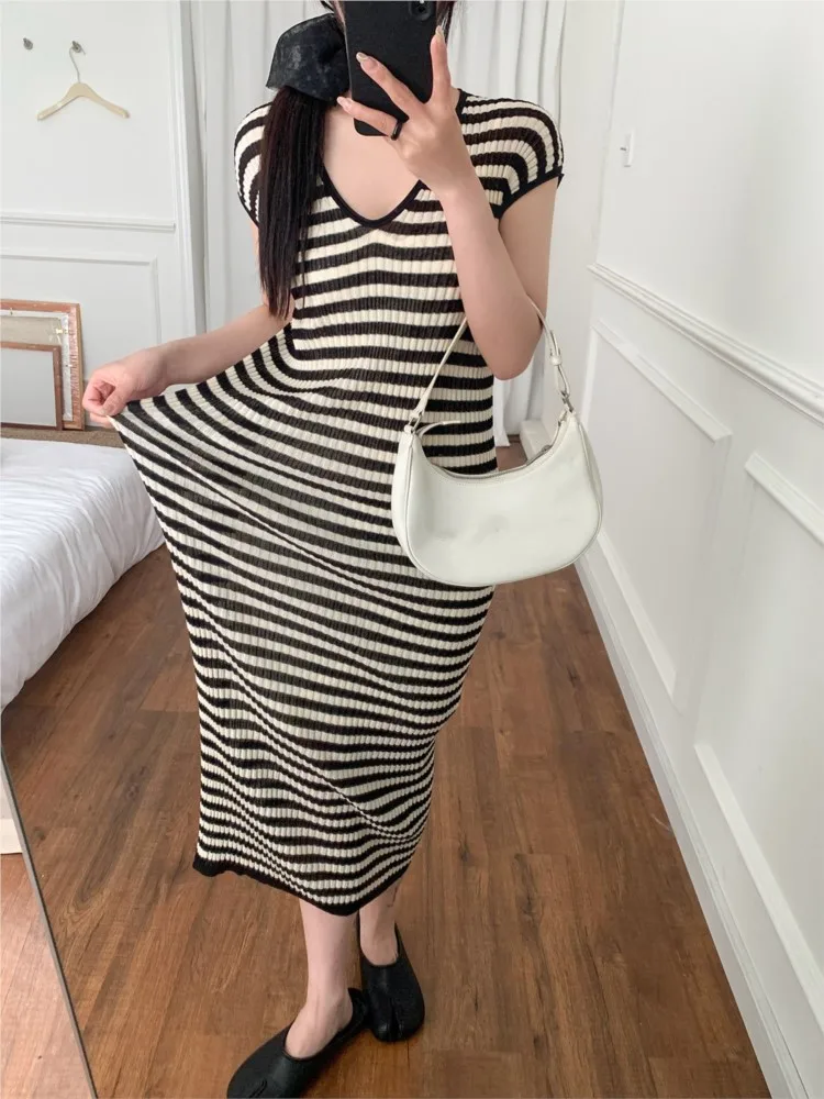 2025 แขนสั้นลายถักชุดยาว V คอบาง Hollow OUT ชุดลําลองสูงยืดฤดูร้อนวันหยุดชายหาดหญิงผ้า