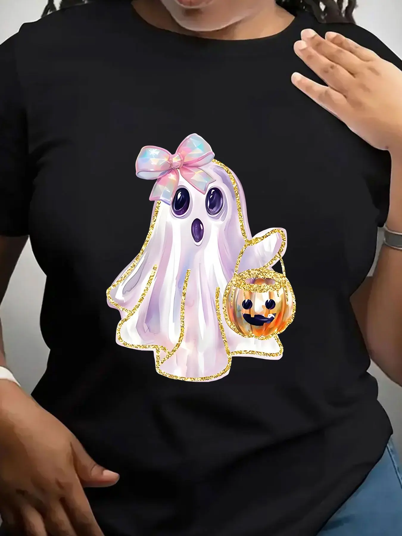 Women's Trendy Crew Neck T-Shirt Cute Ghost with Pumpkin Bucket Suitable for Casual Sportswear
