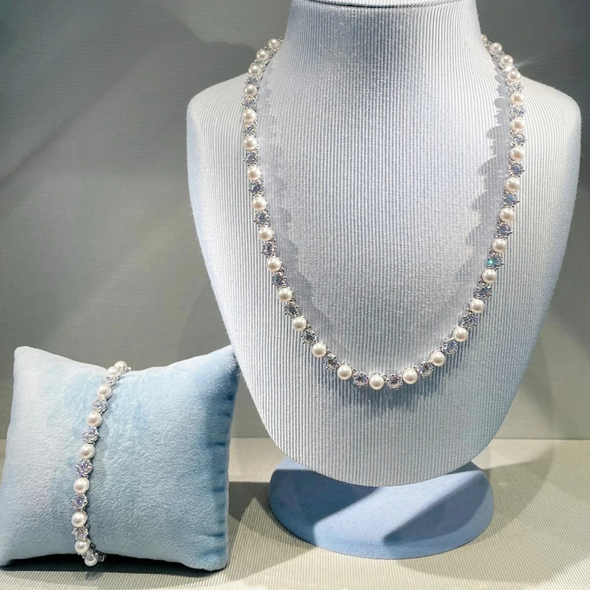 

2025 New Trend Fine Jewelry Sets Charming White Geometric Crystal Fashion Pearl Necklace Ring Earrings Romantic Gift for Women