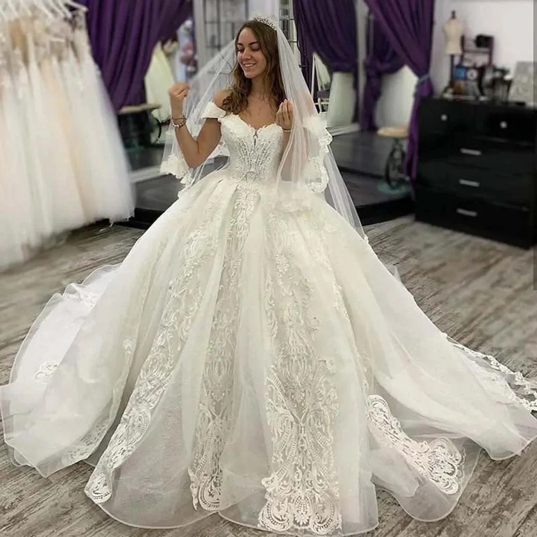 

CustomLuxurious Lace Ball Gown Wedding Dress Appliques Beaded Off Shoulder Lace Up Back Wedding Gowns Plus Size Vestido De Noiva