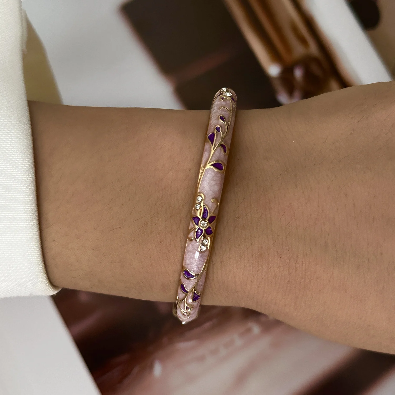 Boho Ethno-Stil Cloisonné Emaille Blumenarmbänder für Frauen Mehrfarbiges Blumenmuster Stapelbare Armreifen Böhmischer Armschmuck – Detail 4