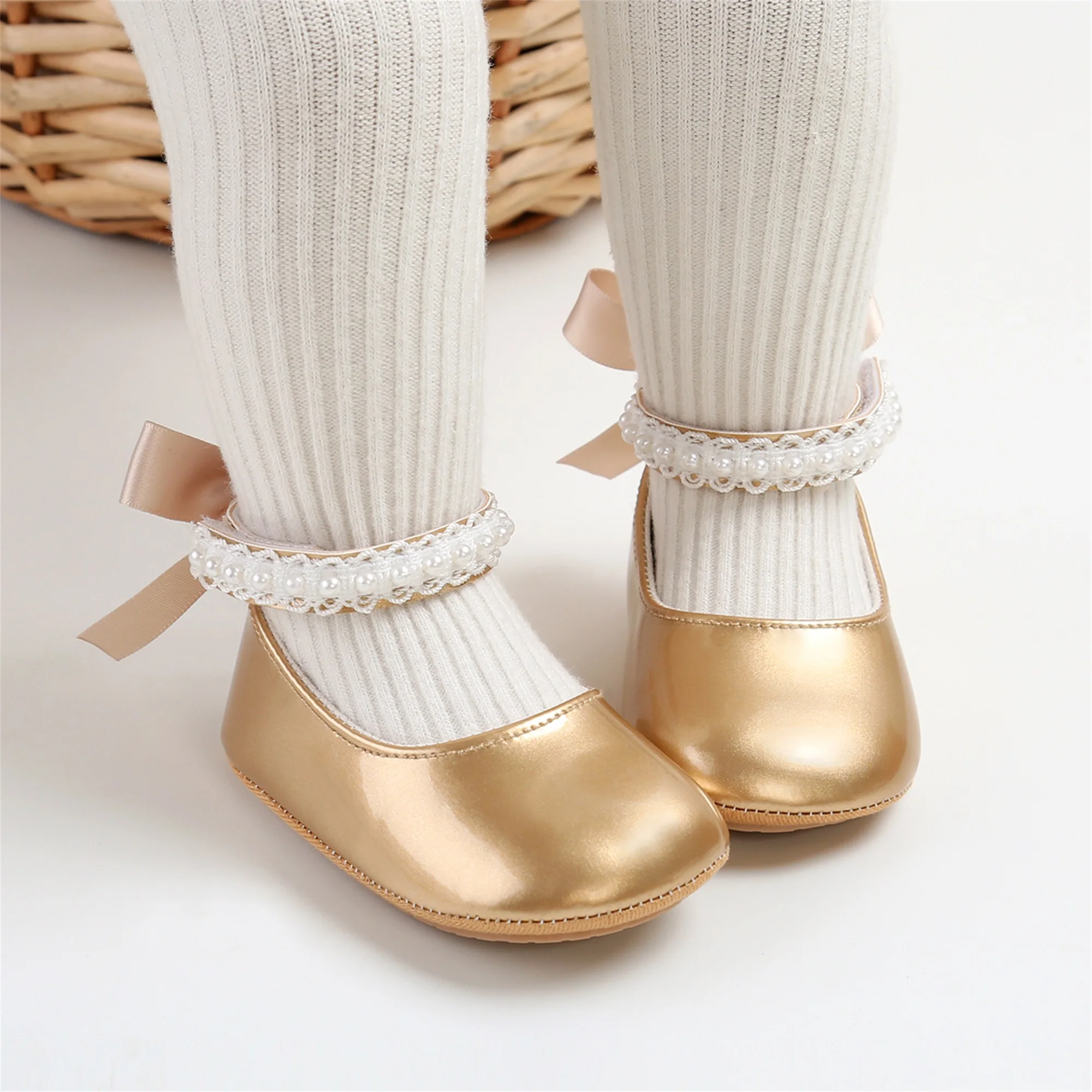 

Baby Girls Princess Shoes Soft PU Leather Pearls Non-slip Bottom First Walker Shoes Toddler Shoes