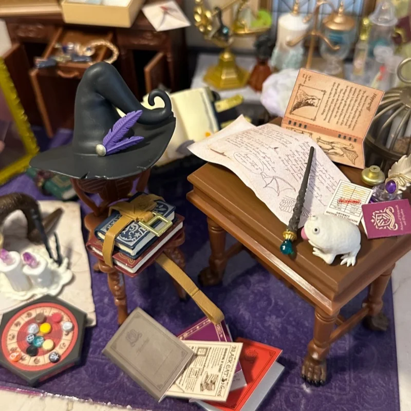 Re-ment One Day at Magic School Casa da gioco in miniatura Scatola cieca Modello da collezione Giocattolo in stock Regalo di Natale di compleanno