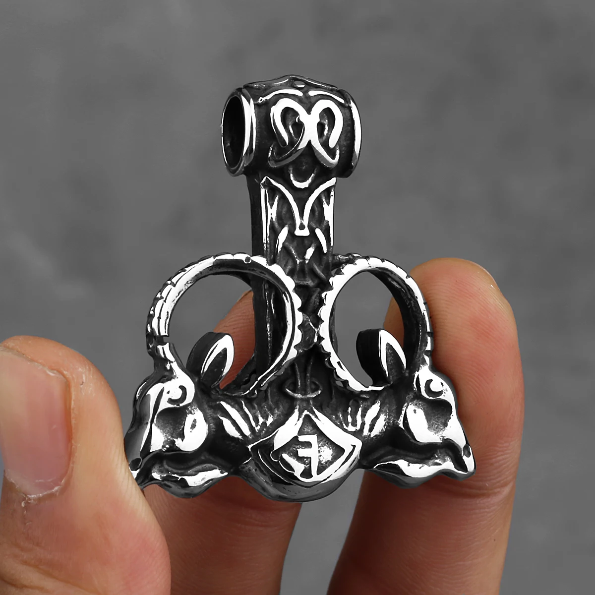 Men's Stainless Steel Viking Thor Necklace Hip Hop Vintage Goat Head Mjolnir Amulet Pendant Scandinavian Jewelry Creative Gift