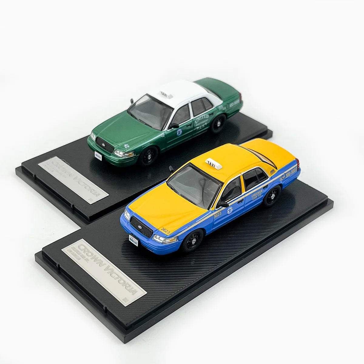 Rollin Diecast 1/64 Scale Toyota Crown Victoria New York Taxi Model Alloy Toyota Crown Toy Car Model Collection Display