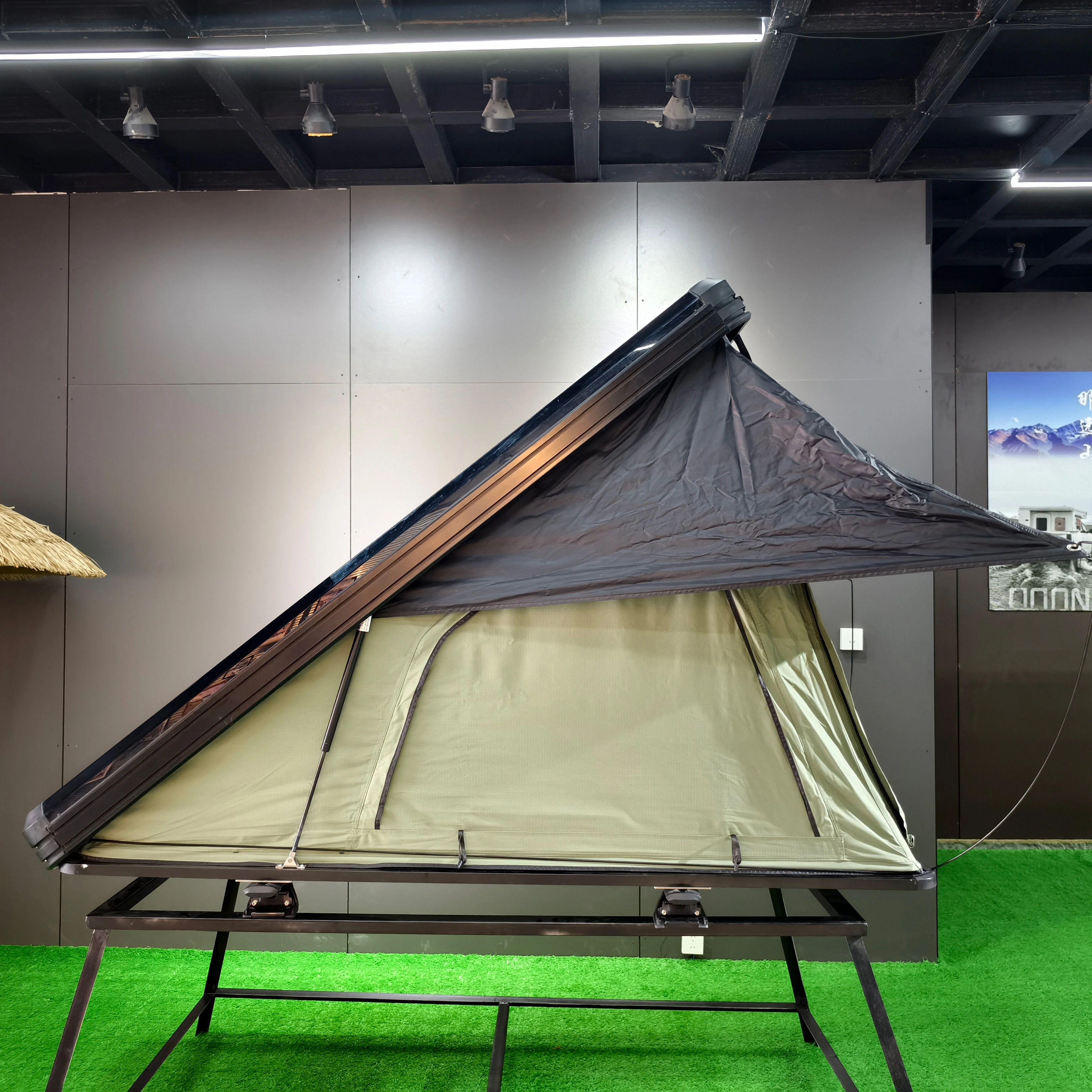 Durable  and Waterproof Roof Top Tent For Outdoor Adventure Reliable Camping Equipment Truck Wedge Canopy Camper