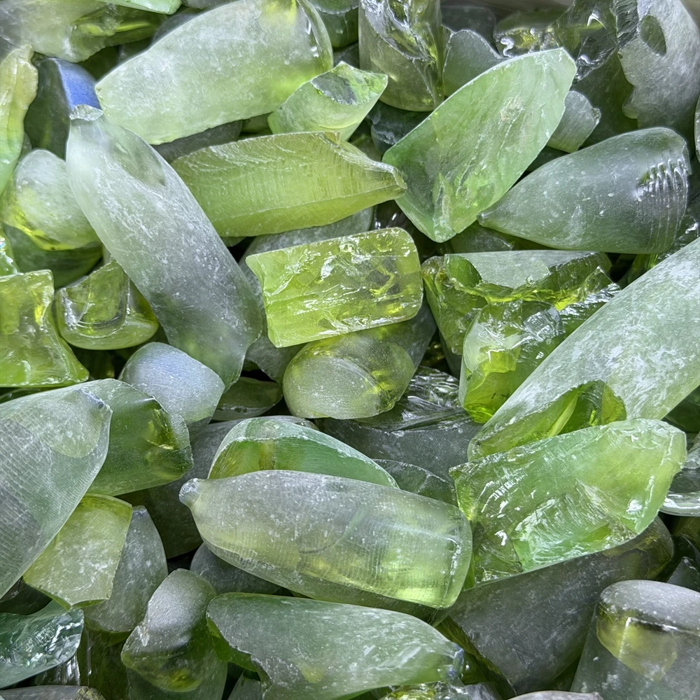 #80 Grade Imported Corundum D‑Grade Scraps Emerald‑Green Raw Material for Gemstone Processing