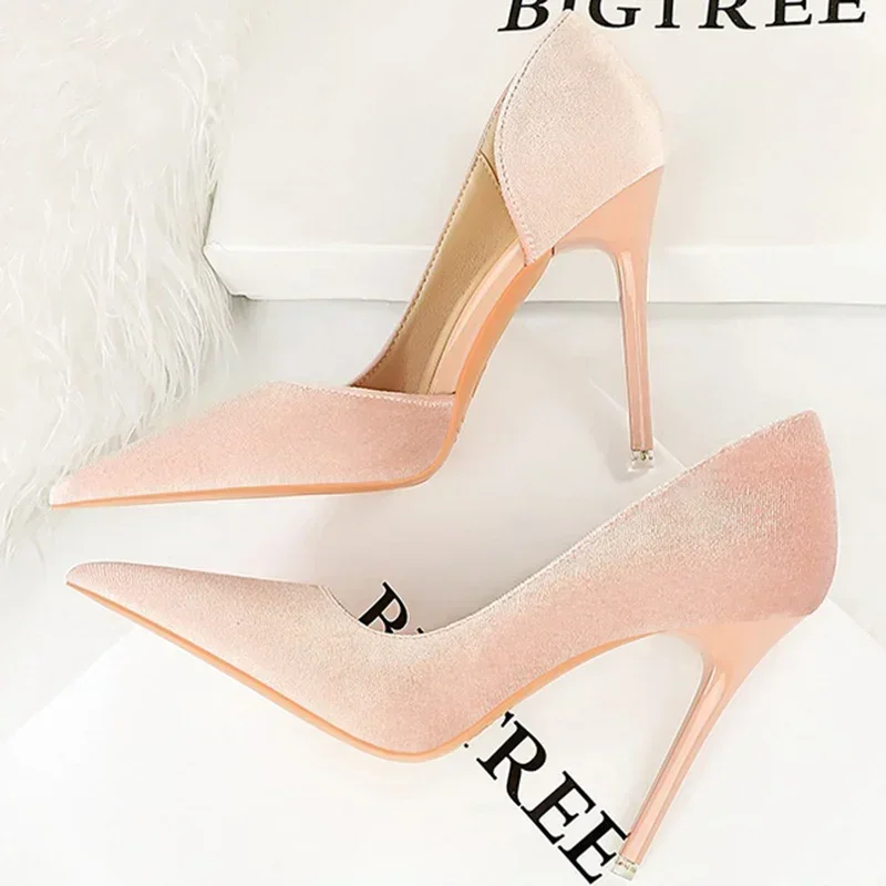 Kobiety 10.5cm Super High Heels Fashion Pointed Toe Velvet Nightclub Pumps Lady Side Hollow Evening Banquet Dress Shoes Plus Size