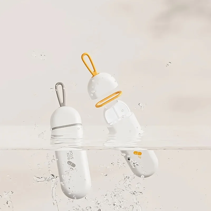 صندوق دواء صغير محمول مع 3 حجرات، منظم حبوب السفر، مادة أكريليك متينة، إغلاق مدمج وآمن