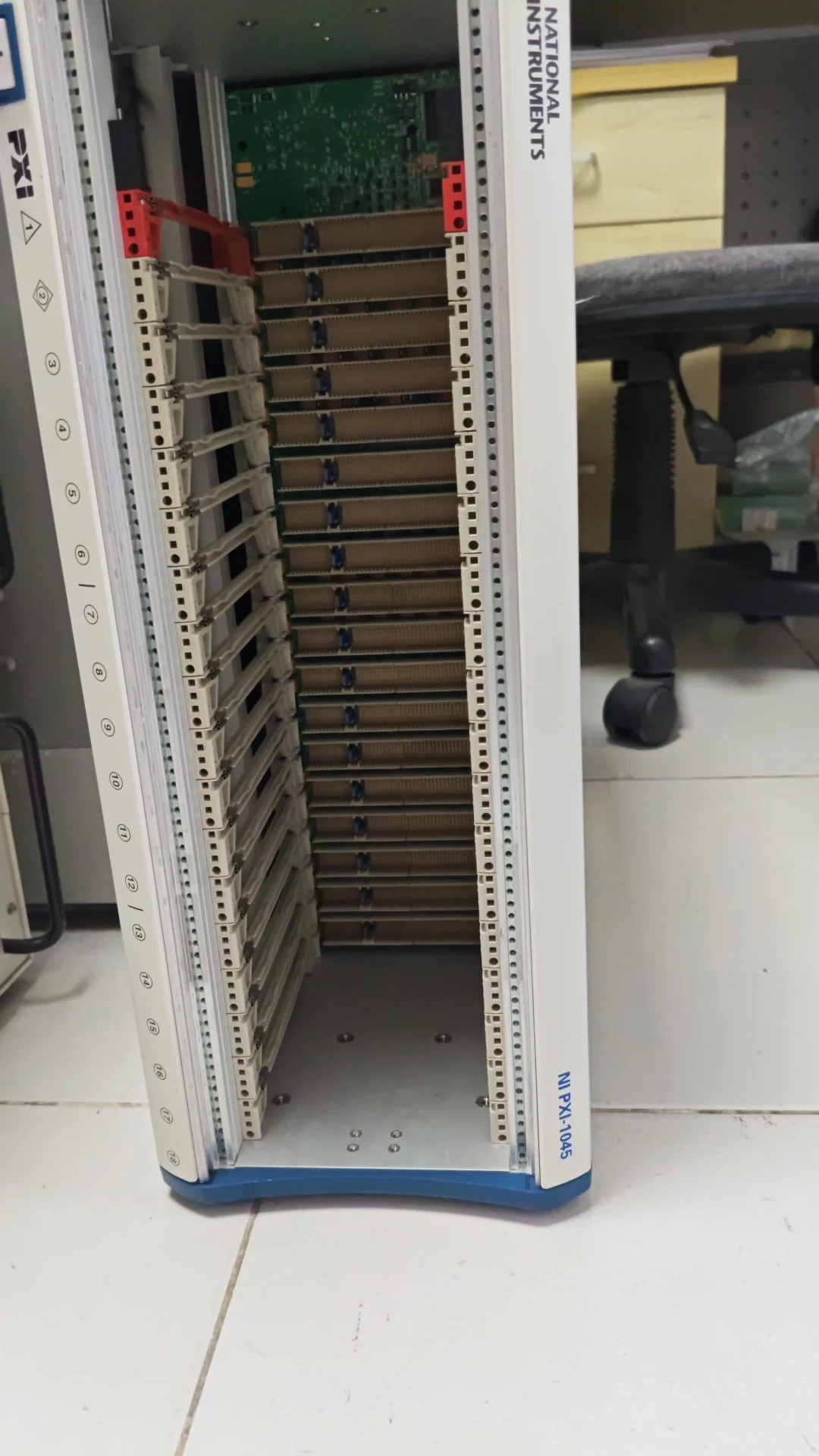 NI PXI-1045 Second-hand Genuine 18-slot PXI Chassis, Normal Function