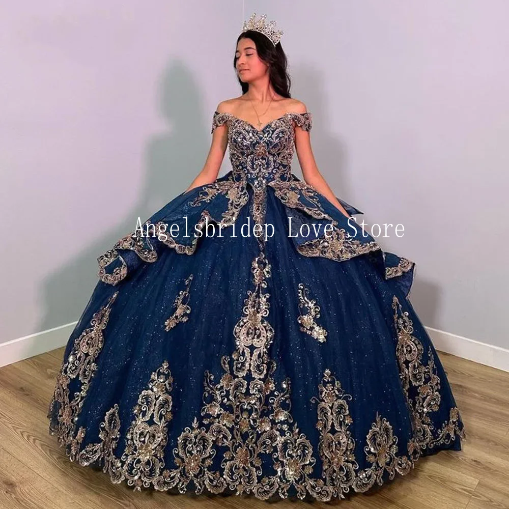 Angelsbridep ที่กําหนดเองหรูหรา Navy Blue Ball Gown 15 ปี Quinceanera ชุด Rose Gold Appliques วันเกิด Party Gowns