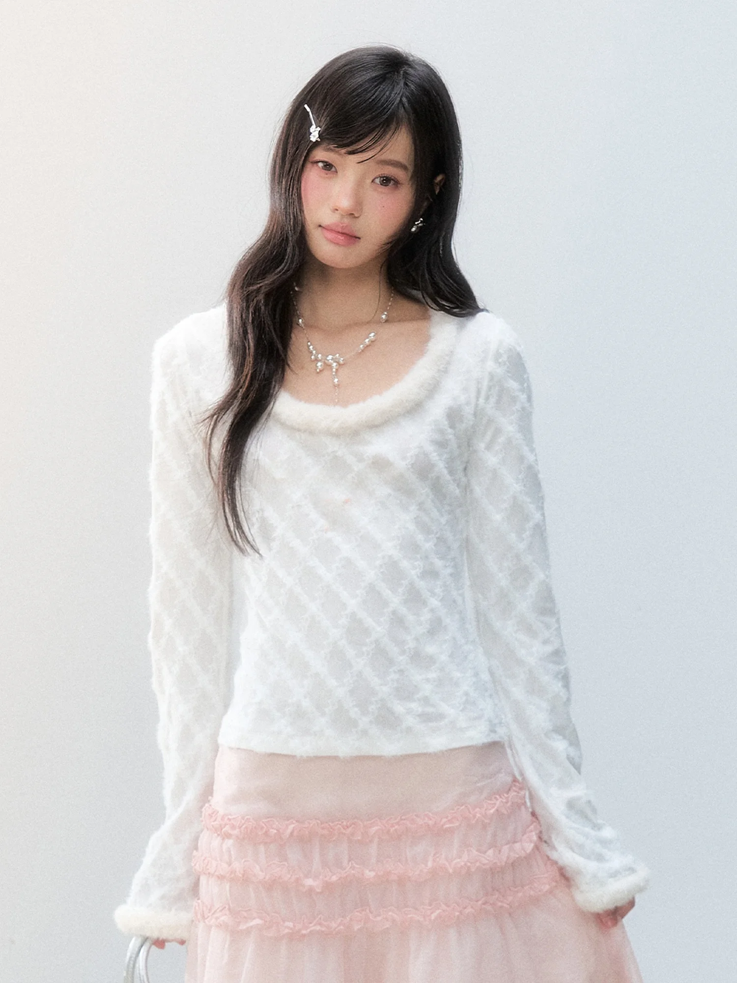 White Furry Splice Long Sleeve T-Shirt Women's Slim Fit U-Neck Embellished with  Knot Sweet Style Citywalk Suitable