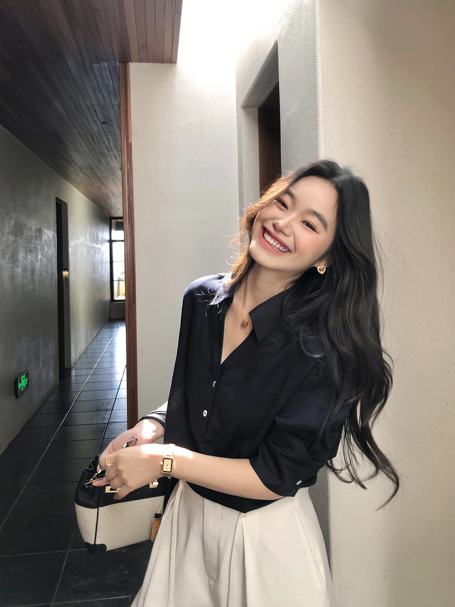 

Pusumede Casual Loose Linen V-Neck Mid-Sleeve Shirt Women's Comfortable Commute Top Simple Oxygen-Free Style