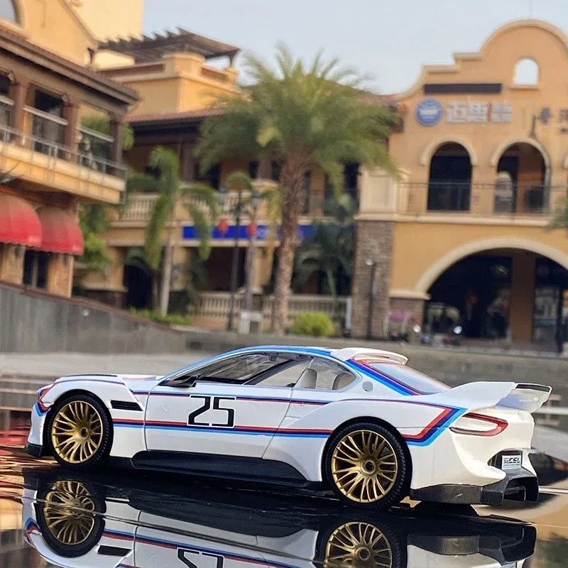 1:24 BMW 3.0 CSL Hommage R BMW M4 M6 Free Wheeling High Light Sport Racing Car Model Toy Diecast Metal Alloy Miniature Replica