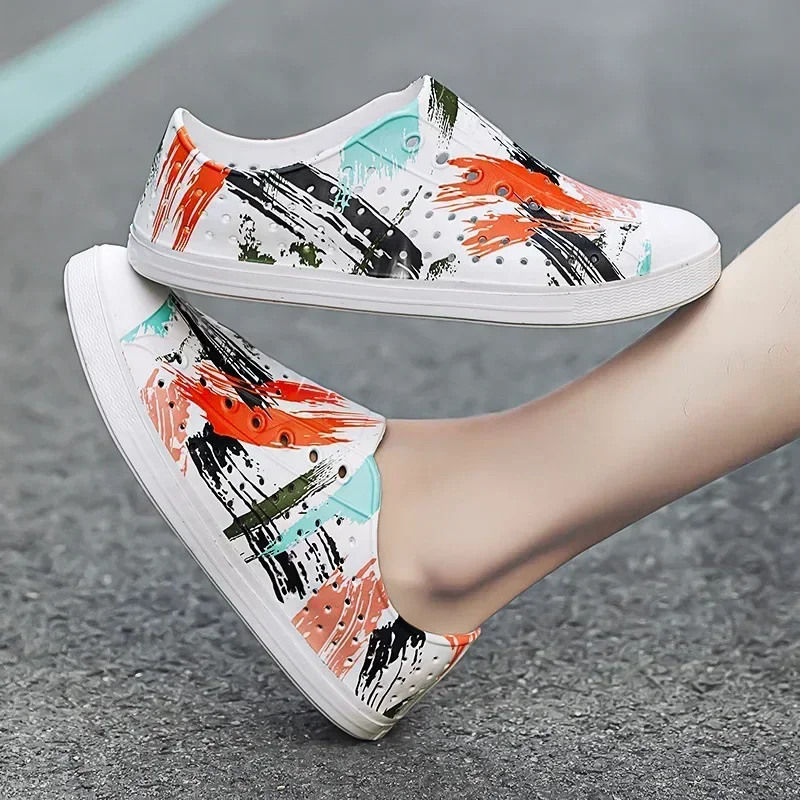 New Hole Shoes Couple Graffiti Men And Women Sandalias Colorful Adult Casual Baotou Wading Breathable Sandals