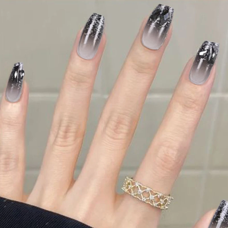 : Aangepaste pers op nagels