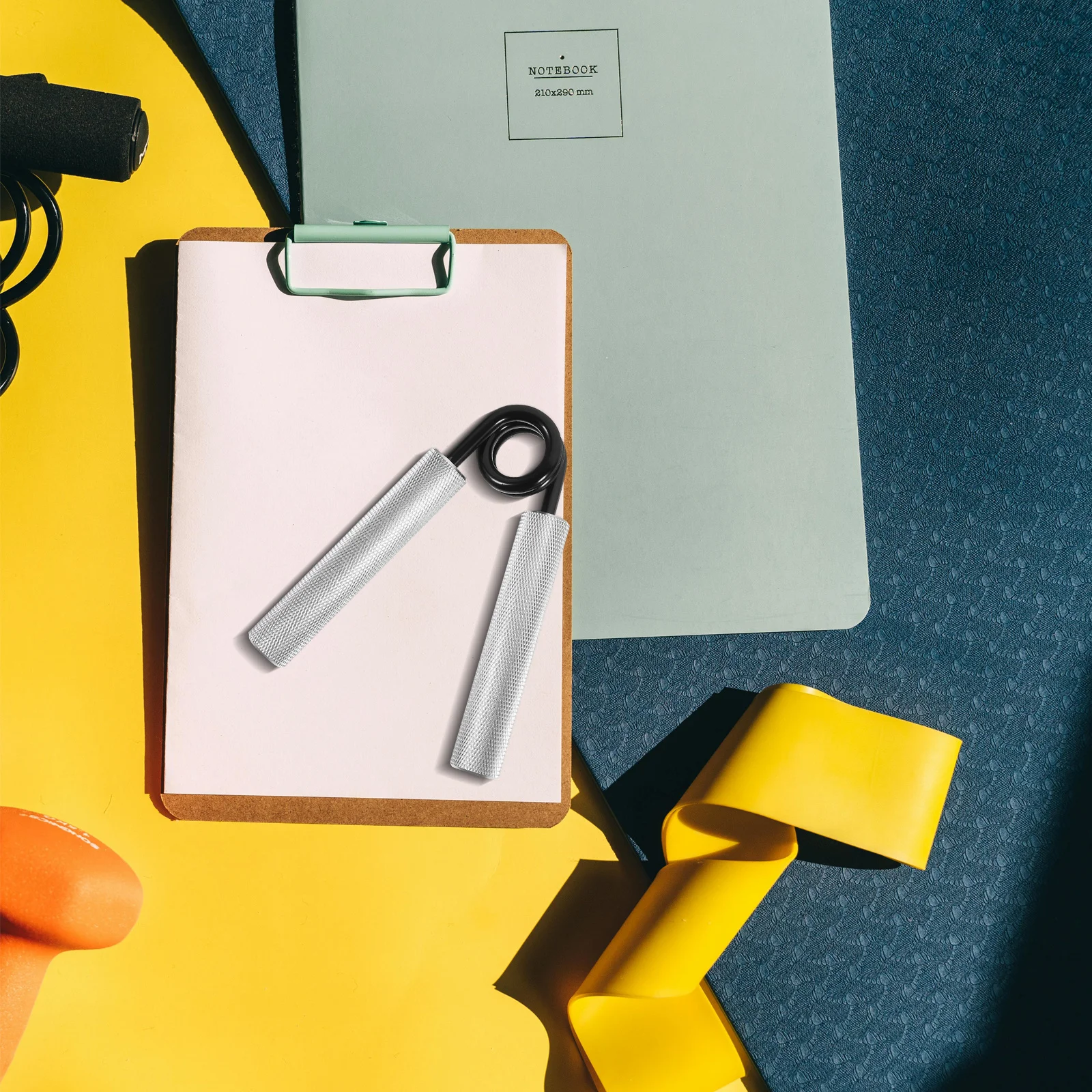 

Heavy Grip Hand Gripper 250 Lbs Aluminum Knurled Non-Slip Strengthener For Forearm Wrist Exercise Climbing Fitness Training