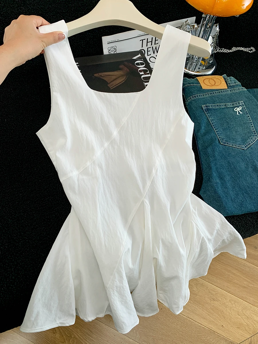 

Универсальная женская блузка без рукавов, лето 2026, новый стиль, белая, с асимметричным подолом, стройнящая, элегантная, приятная к телу, дышащая