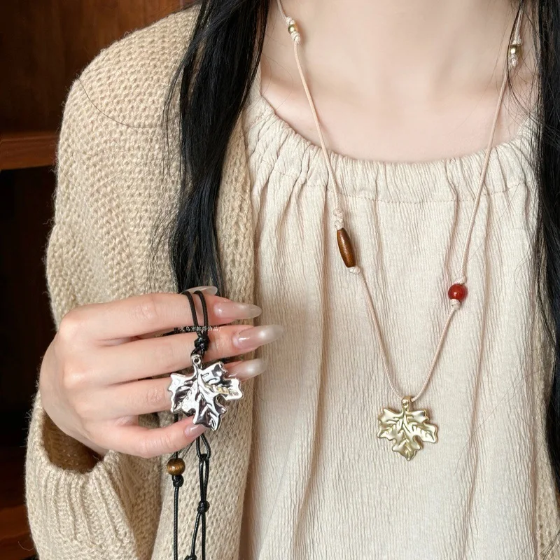 قلادة قلادة من خشب القيقب للنساء مصنوعة يدويًا بسلسلة حبل قابلة للتعديل على الطراز العرقي القديم سلسلة سترة طويلة معلقة على الرقبة #2