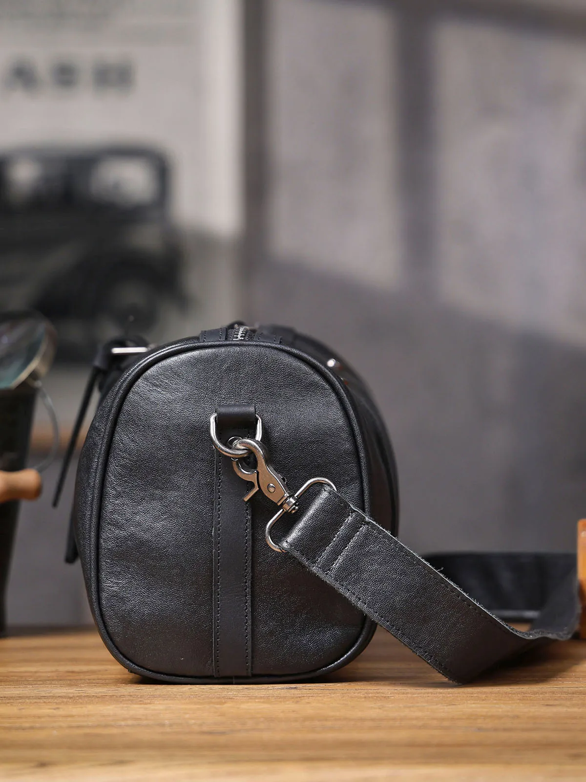 Casual high-quality first layer cowhide men's black shoulder bag simple designer handmade genuine leather travel crossbody bag